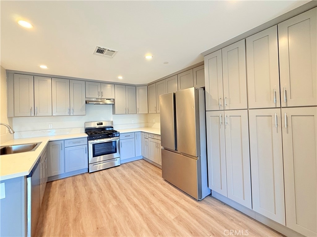 419 N Chandler Avenue - Photo 3