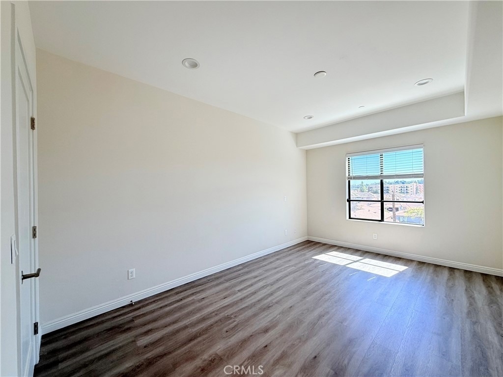 419 N Chandler Avenue - Photo 7