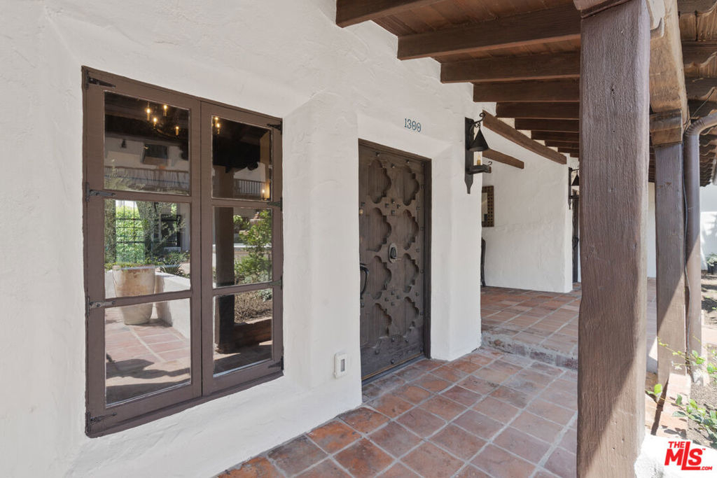1300 N Harper Avenue - Photo 9