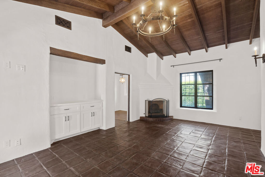 1300 N Harper Avenue - Photo 10