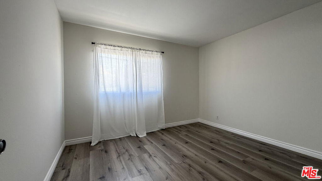 326 S Manhattan Place - Photo 7