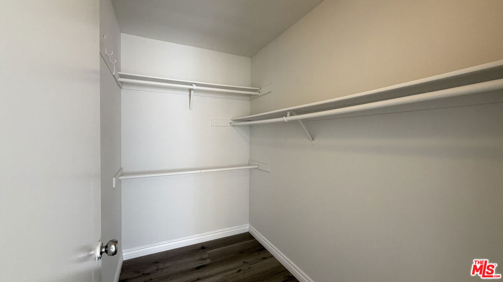 326 S Manhattan Place - Photo 12