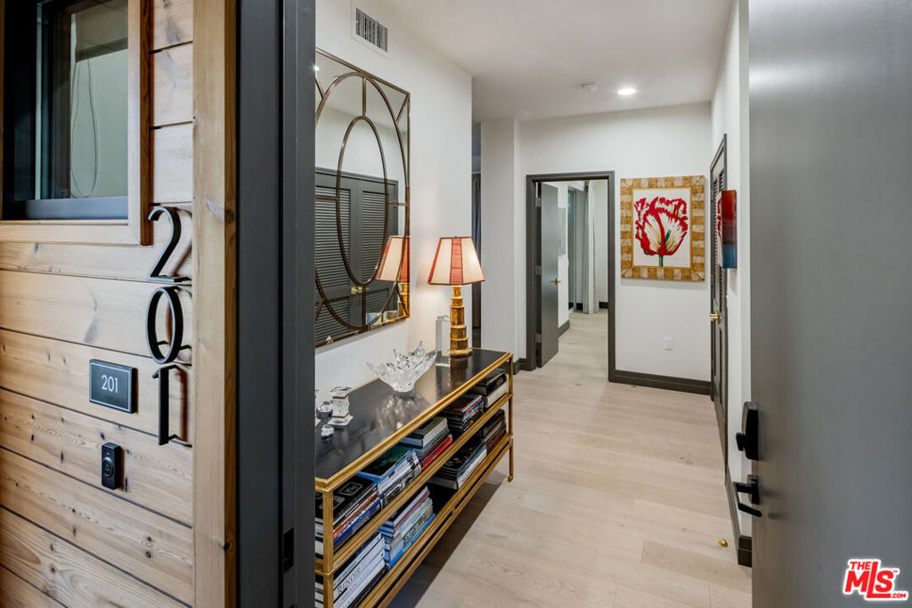 118 N Orlando Avenue - Photo 2