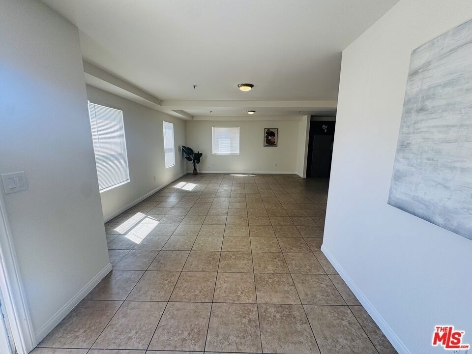 10605 Avalon Boulevard - Photo 7
