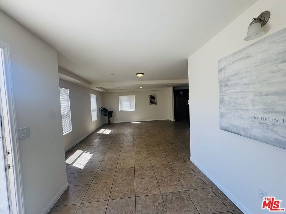 10605 Avalon Boulevard - Photo 5