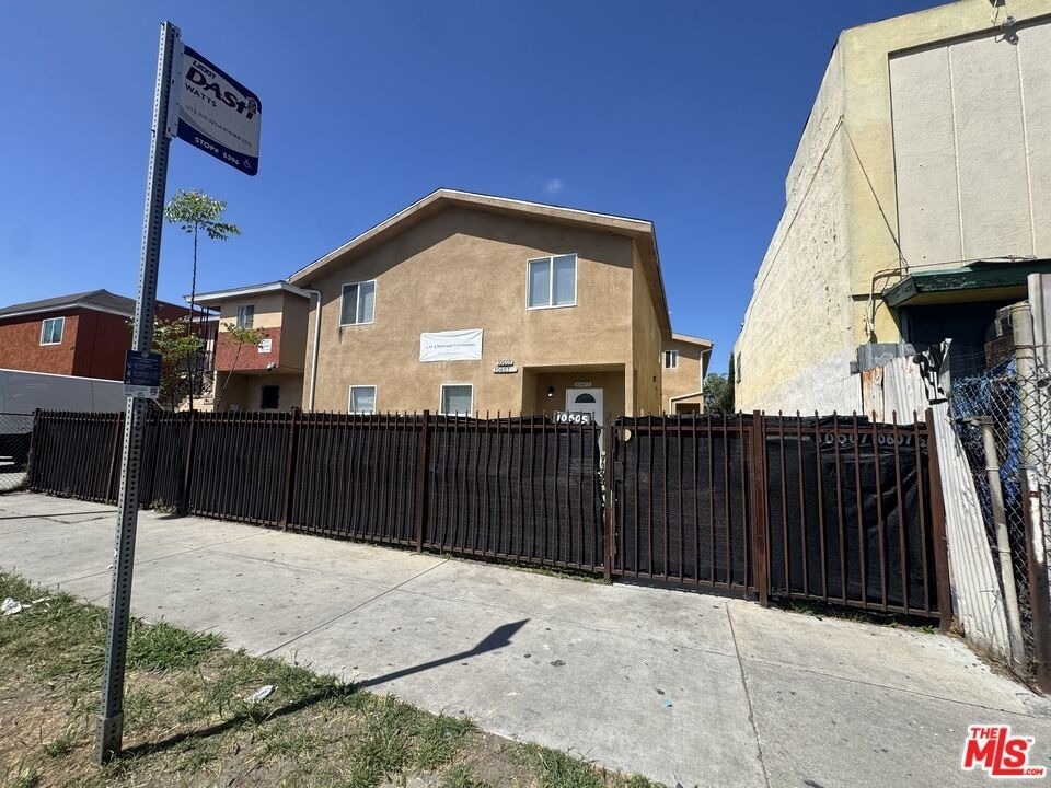 10605 Avalon Boulevard - Photo 1