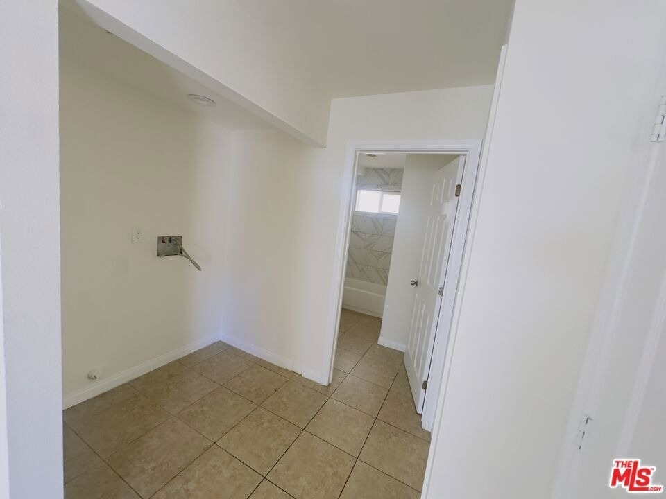 10605 Avalon Boulevard - Photo 19
