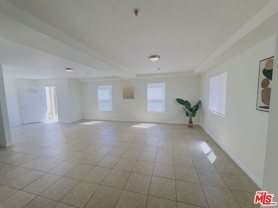 10605 Avalon Boulevard - Photo 14