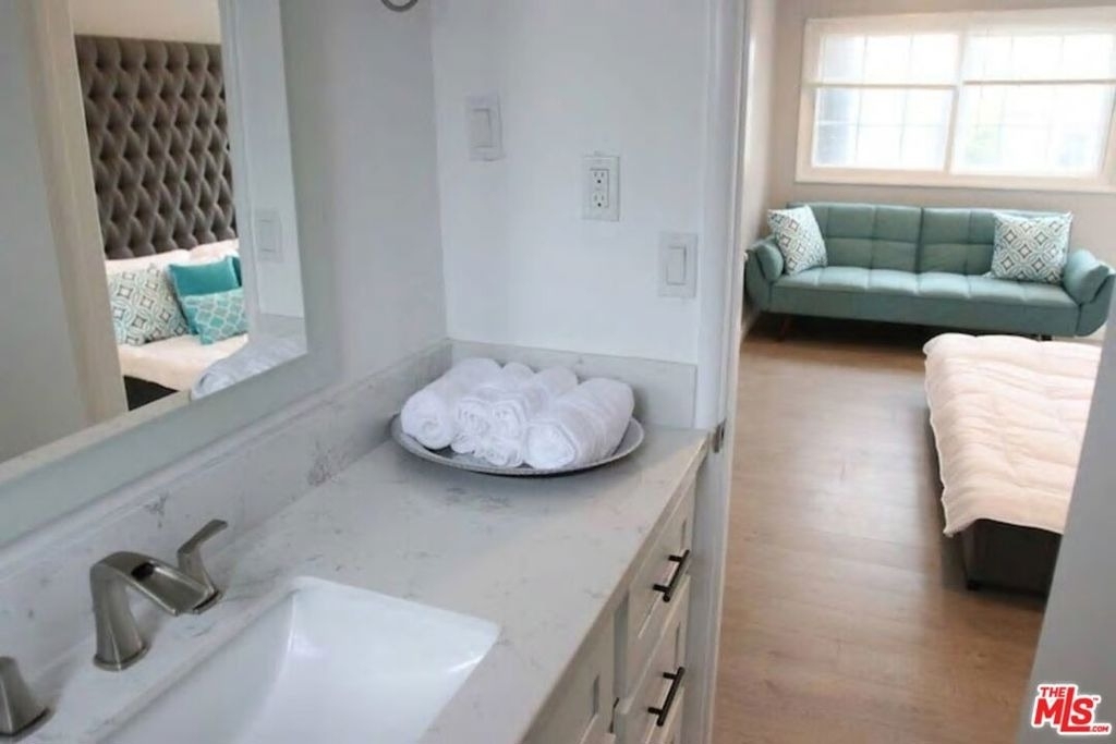 8719 Yorktown Avenue - Photo 16