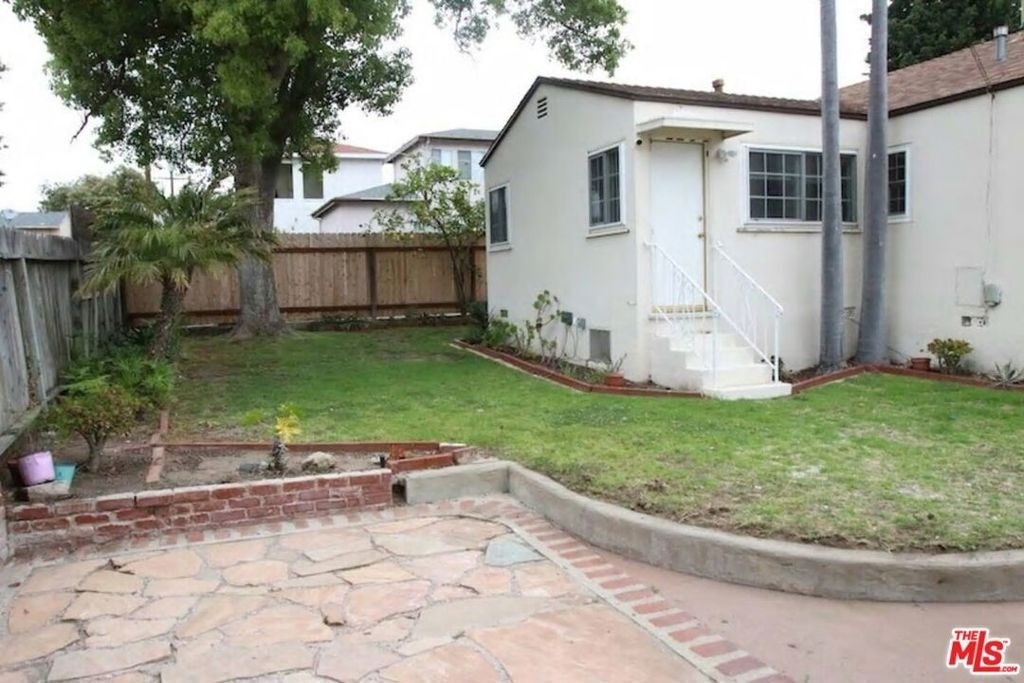 8719 Yorktown Avenue - Photo 19