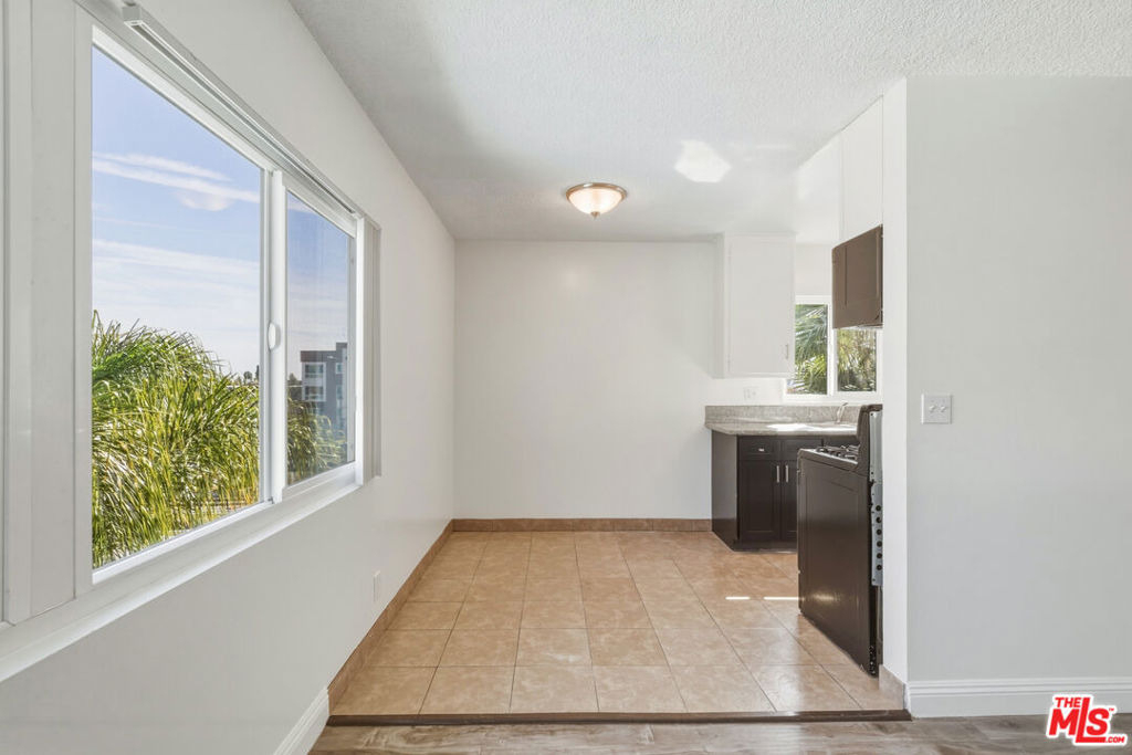 5117 Crenshaw Boulevard - Photo 8