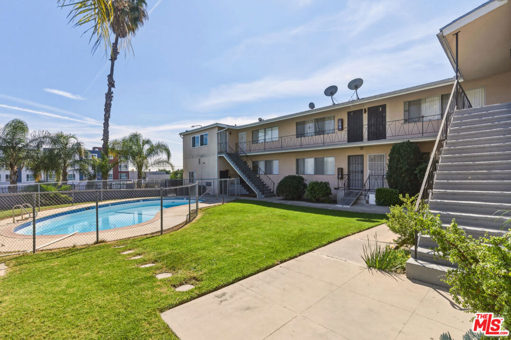 5117 Crenshaw Boulevard - Photo 4