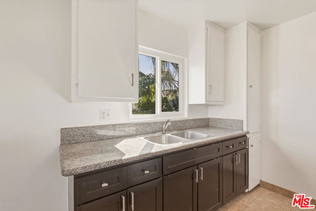 5117 Crenshaw Boulevard - Photo 9