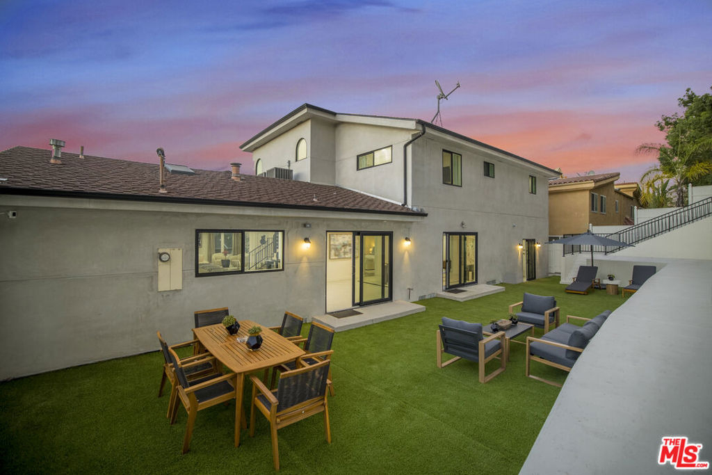 18202 Rancho Street - Photo 2