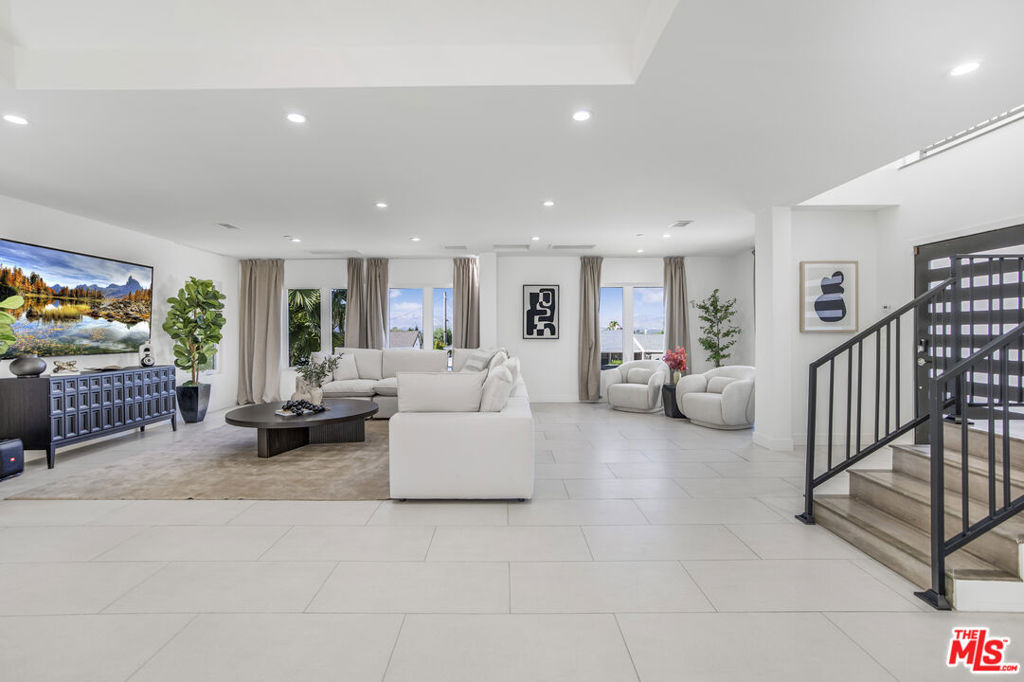 18202 Rancho Street - Photo 7