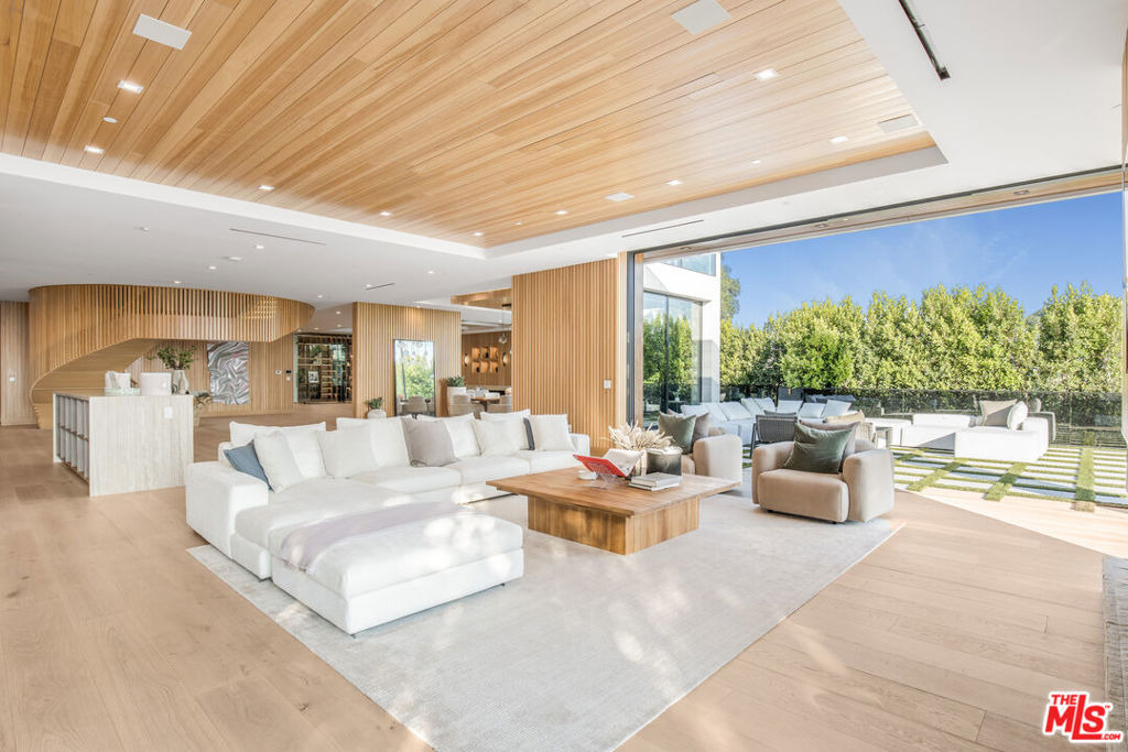 1033 Somera Road - Photo 13