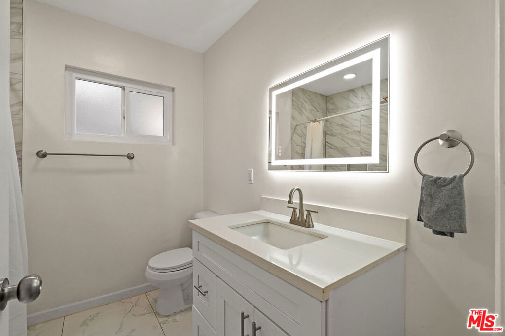 7825 W Manchester Avenue - Photo 4