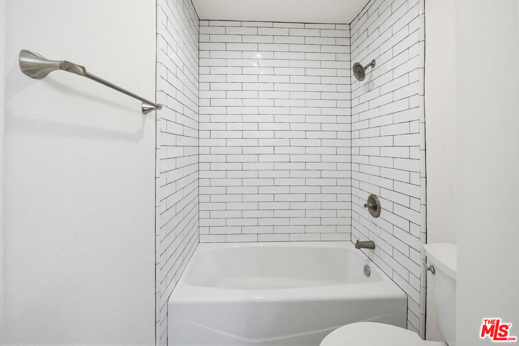 4810 S La Brea Avenue - Photo 15