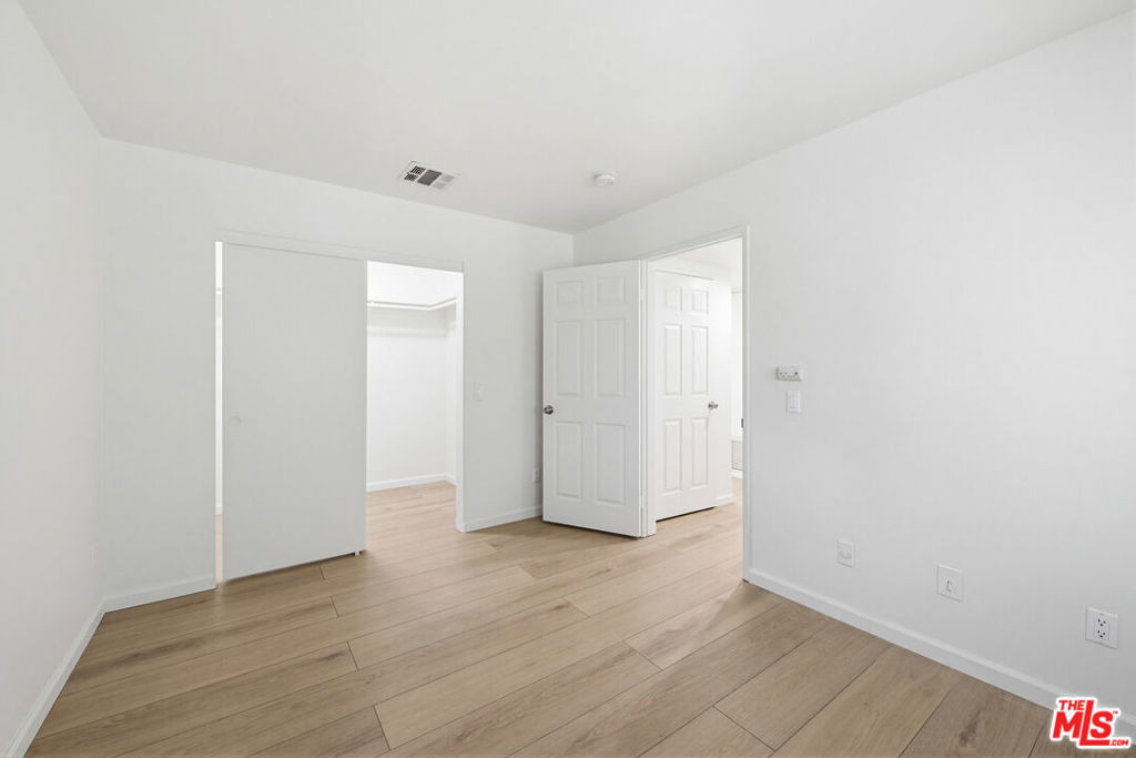 4810 S La Brea Avenue - Photo 17