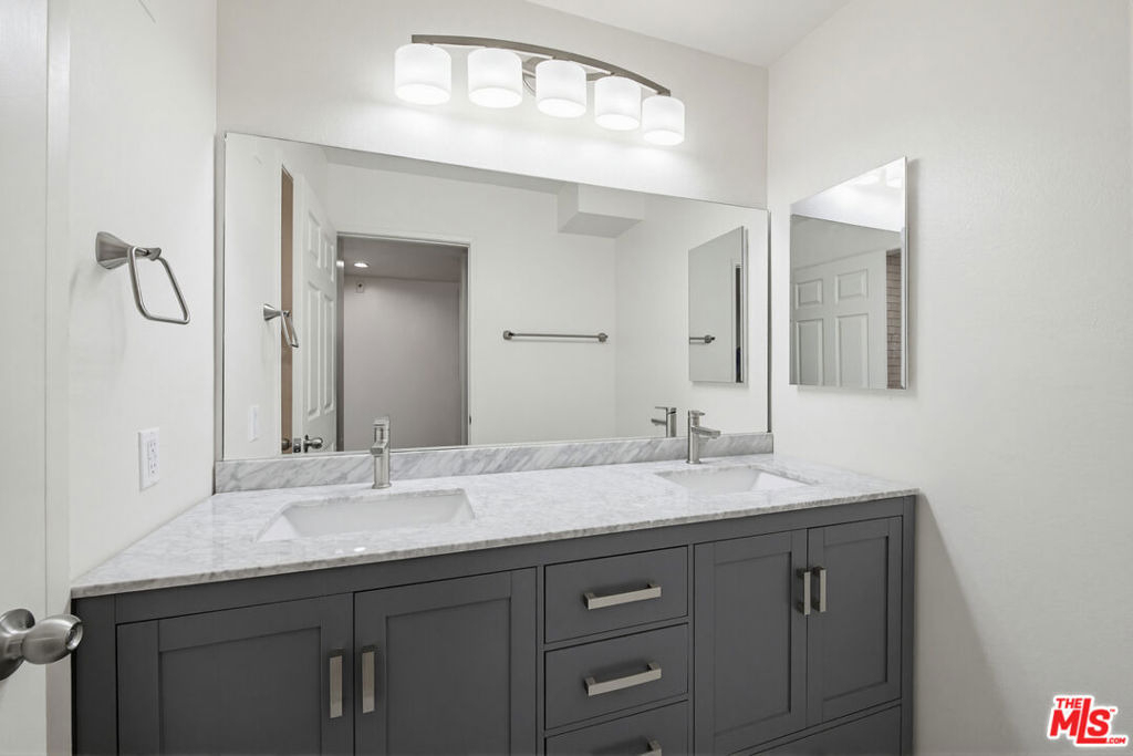 4810 S La Brea Avenue - Photo 14
