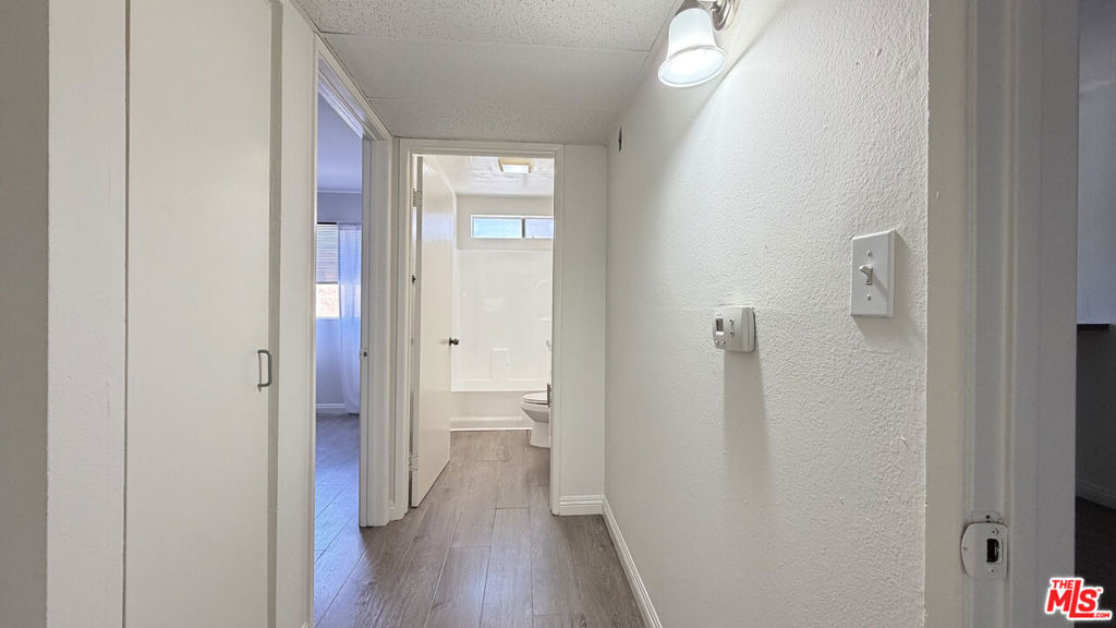 326 S Manhattan Place - Photo 7