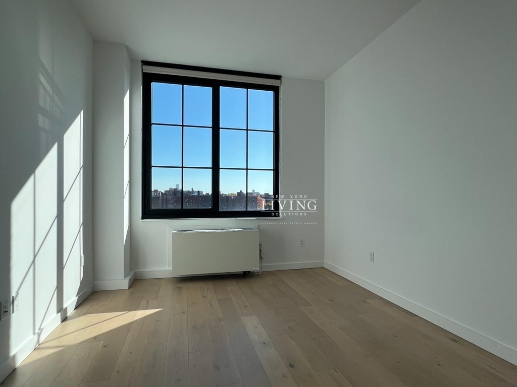 Northern Boulevard - Photo 5