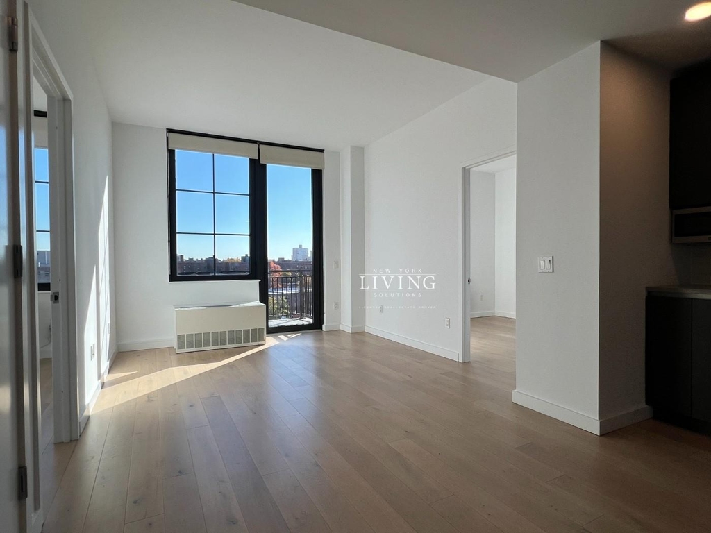 Northern Boulevard - Photo 1