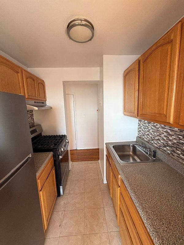Randall Avenue - Photo 4