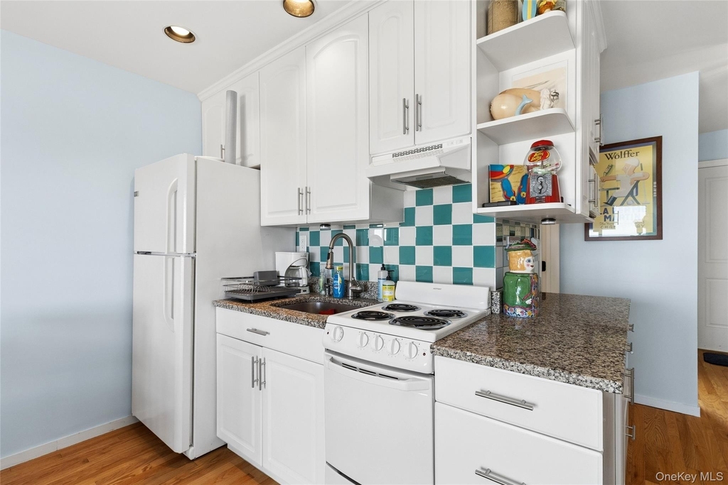 16 Navy Road - Photo 9