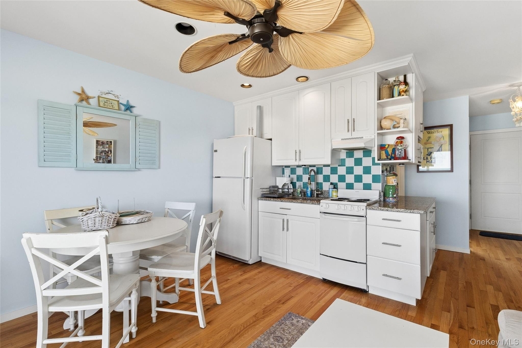 16 Navy Road - Photo 8