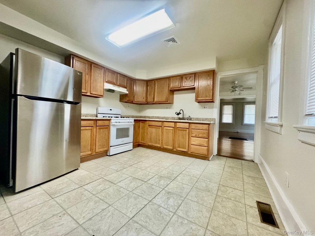 82 State Street - Photo 3