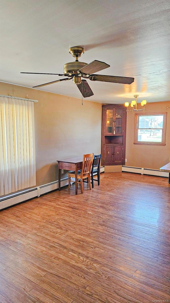 225 Monhagen Avenue - Photo 2