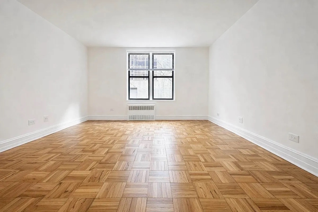 WEST 16TH STREET - Photo 1