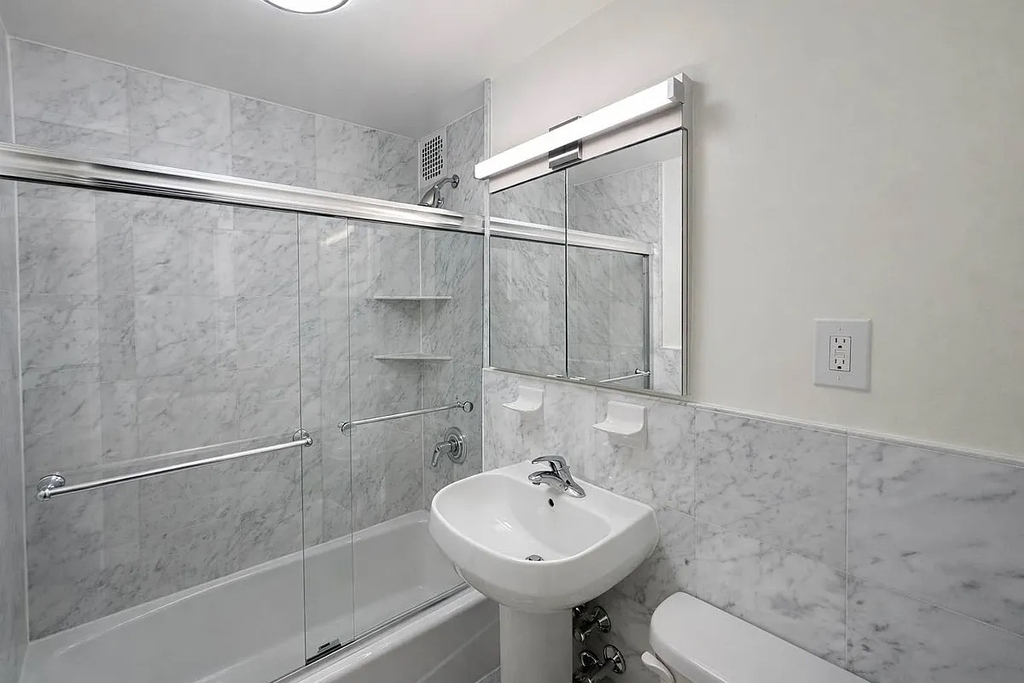 WEST 16TH STREET - Photo 4