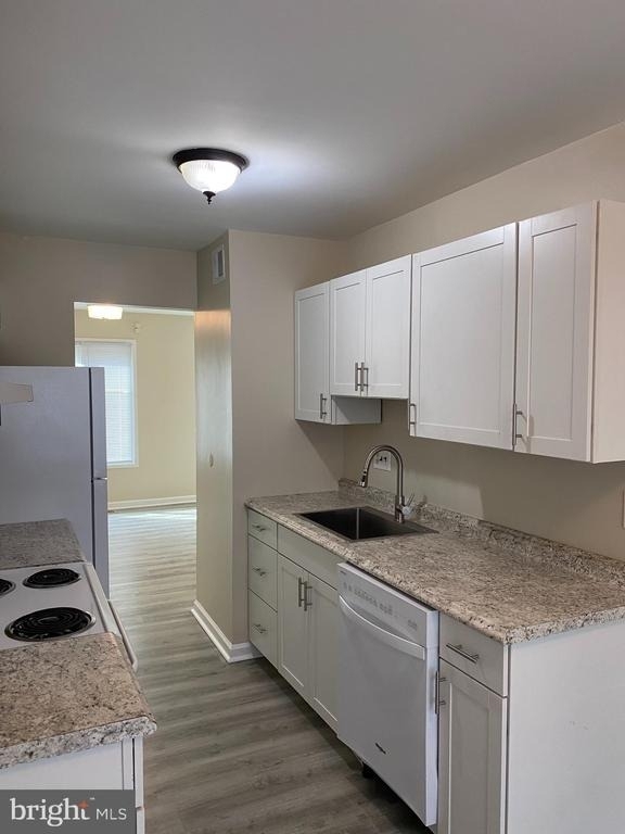 2804 Cambridge Drive - Photo 4