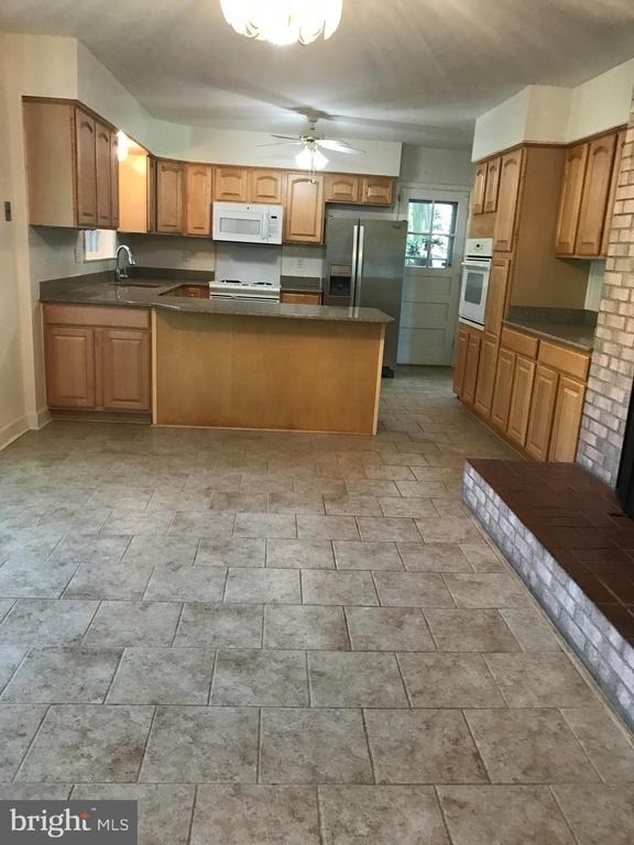 6218 Nelway Drive - Photo 8