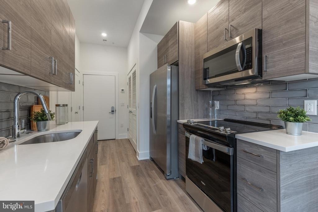 5545 Pulaski Avenue - Photo 17