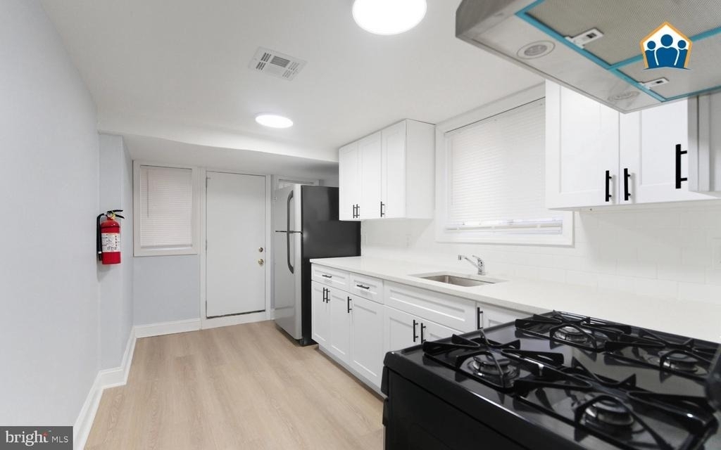 2625 Braddock Street - Photo 2