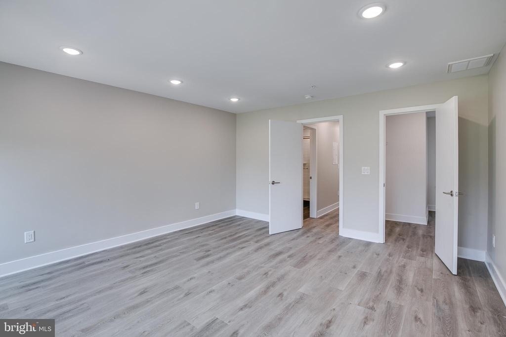 2015 N College Avenue - Photo 8