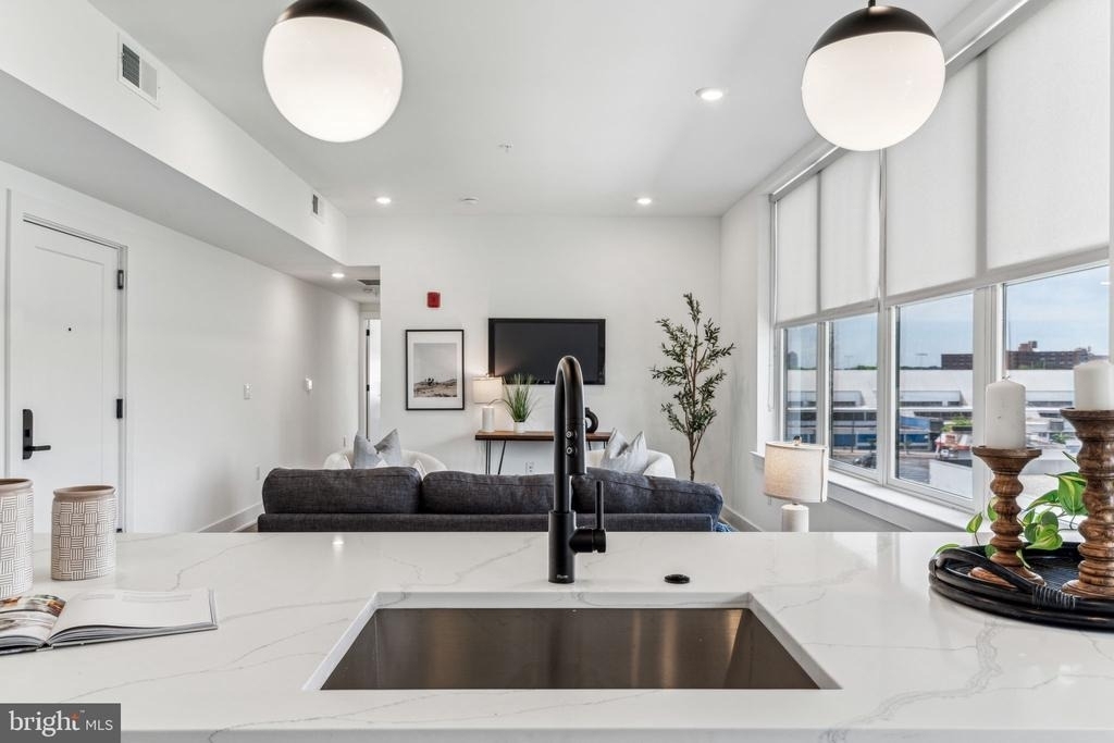 139 W Chelten Avenue - Photo 3