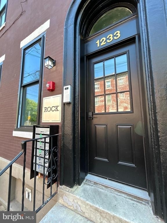 1233 N 6th Street - Photo 0
