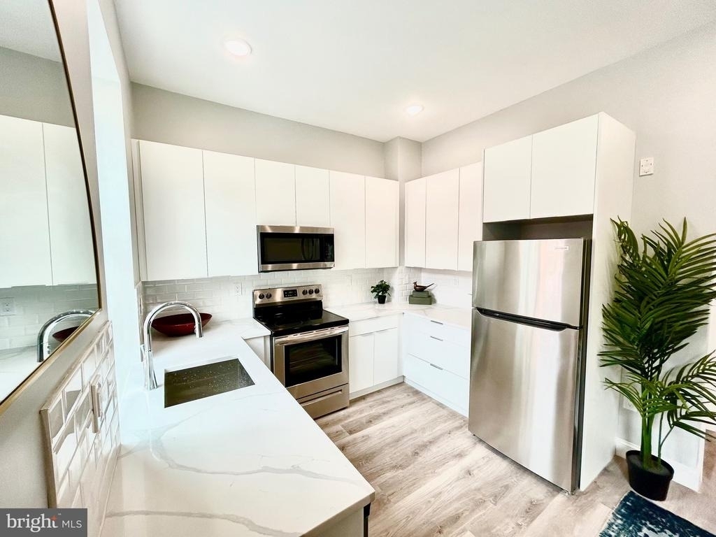 1233 N 6th Street - Photo 1