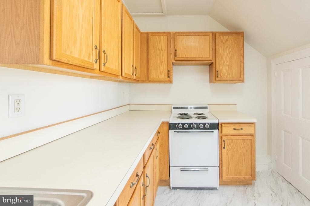 401 W Washington Street - Photo 4