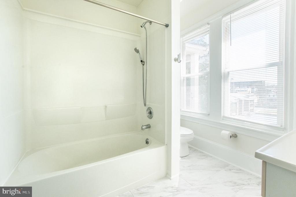 401 W Washington Street - Photo 10