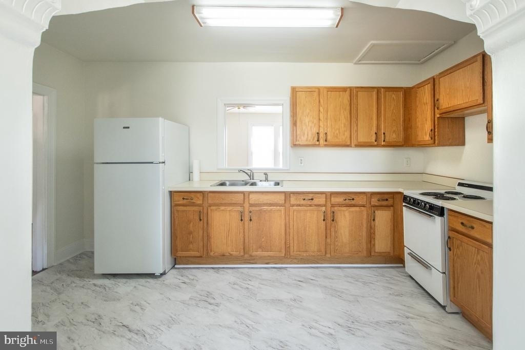 401 W Washington Street - Photo 3