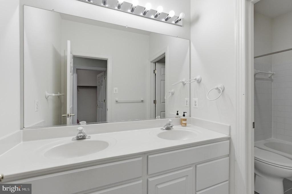 2928 Marlow Farm Terrace - Photo 35