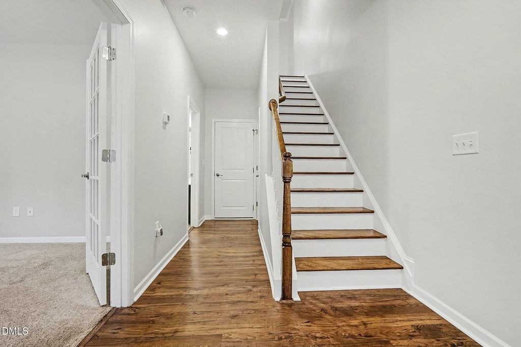 512 Austin View Boulevard - Photo 3