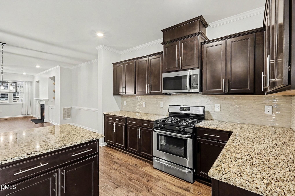 512 Austin View Boulevard - Photo 7