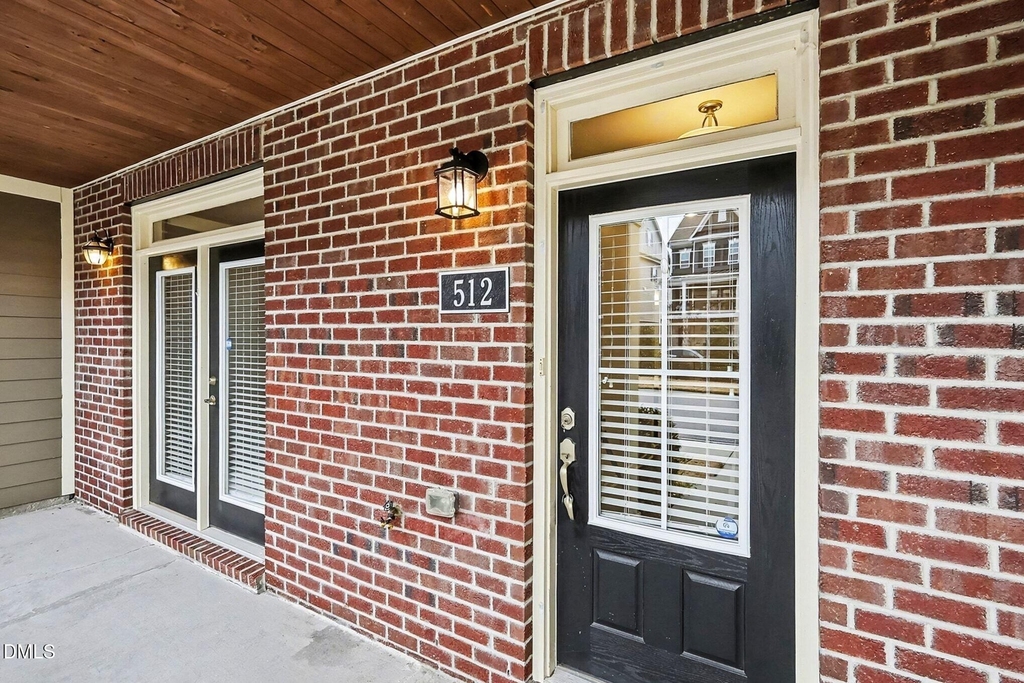 512 Austin View Boulevard - Photo 2