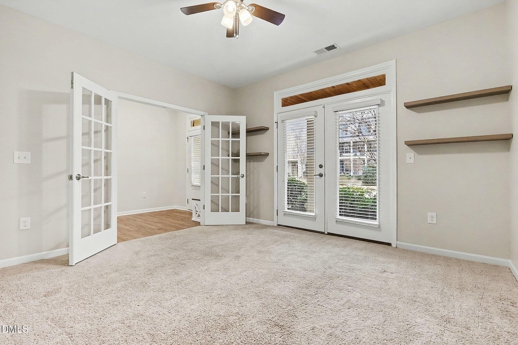 512 Austin View Boulevard - Photo 4